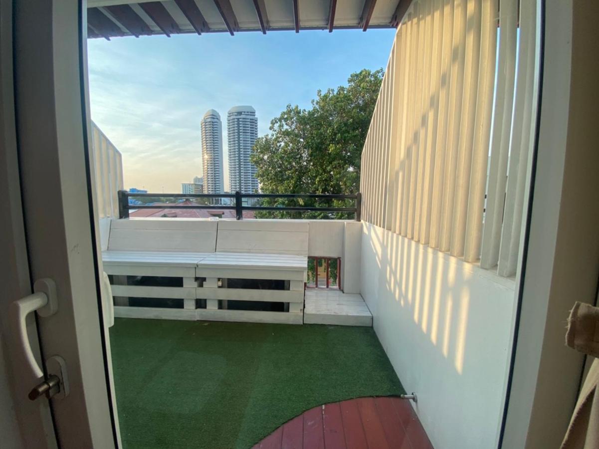 Hotel Happio Near Chabad House Bangkok Exterior foto