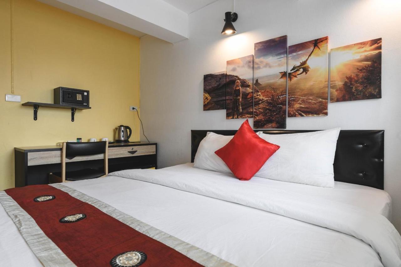 Hotel Happio Near Chabad House Bangkok Exterior foto