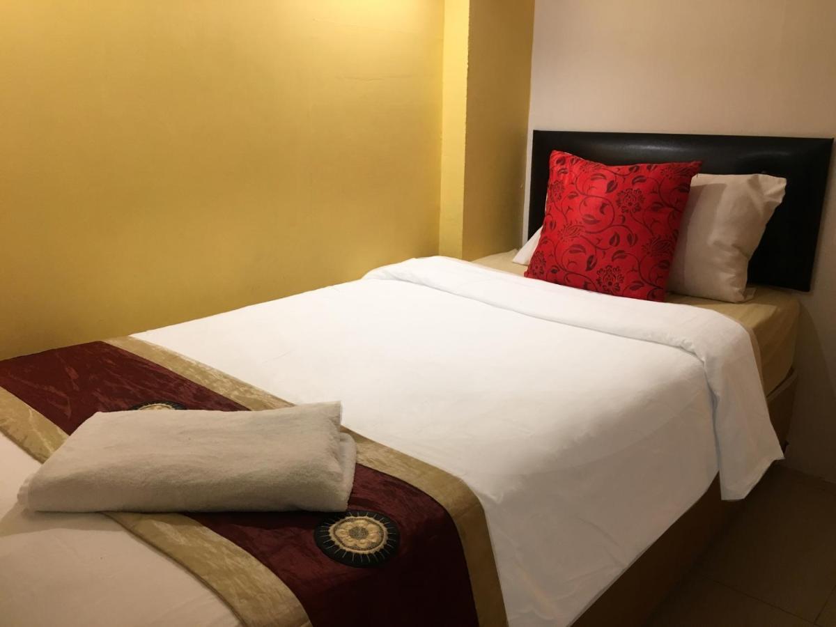 Hotel Happio Near Chabad House Bangkok Exterior foto
