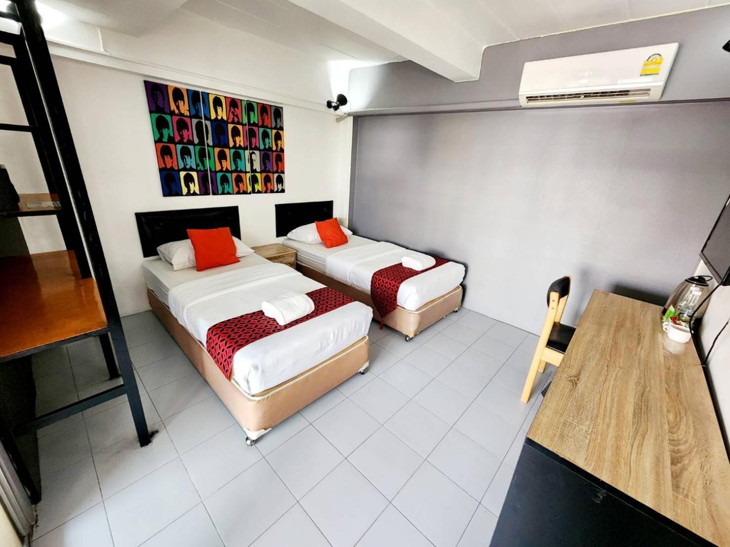 Hotel Happio Near Chabad House Bangkok Exterior foto