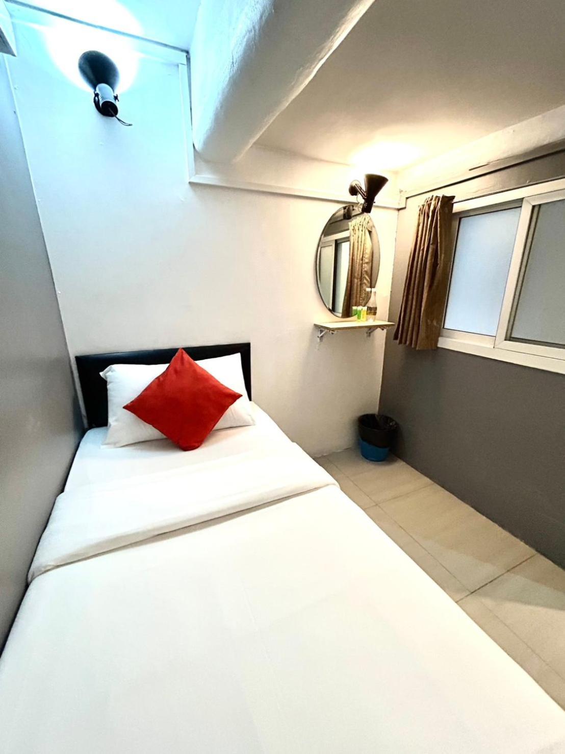 Hotel Happio Near Chabad House Bangkok Exterior foto