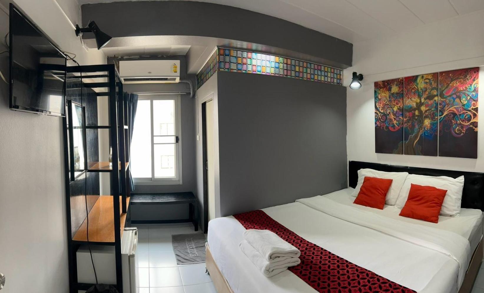 Hotel Happio Near Chabad House Bangkok Exterior foto