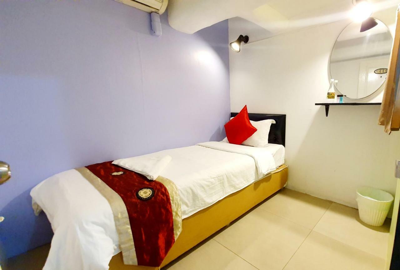 Hotel Happio Near Chabad House Bangkok Exterior foto
